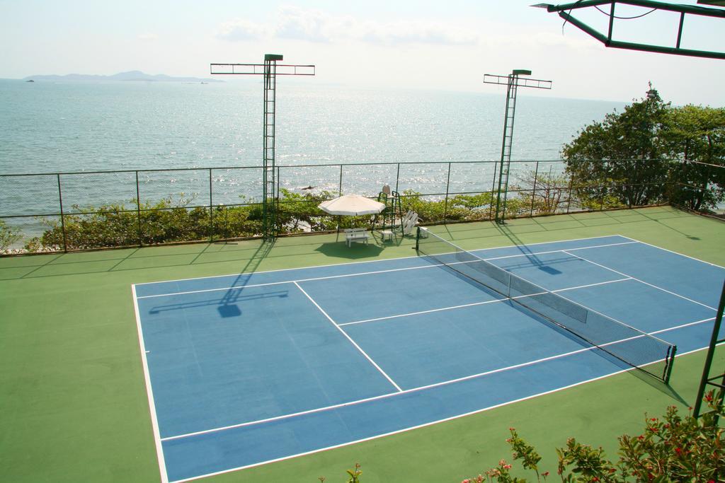 芭堤雅都喜天丽酒店【SHA Extra Plus】 芭達亞 外观 照片 Tennis court at the Repulse Bay clubhouse